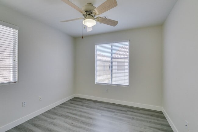 Building Photo - NEWLY UPDATED 4 BEDROOM HOME IN THE SOUTHWEST