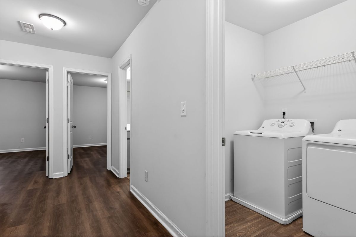 Building Photo - 3122 Meadowstone Ln SW