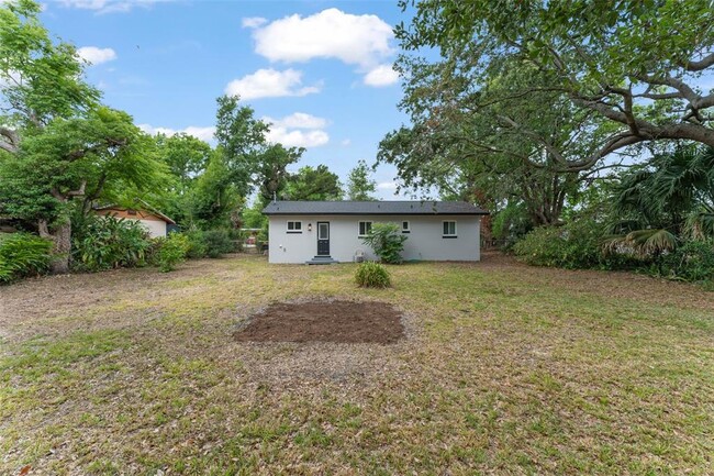 Building Photo - 2503 Highlawn Ave