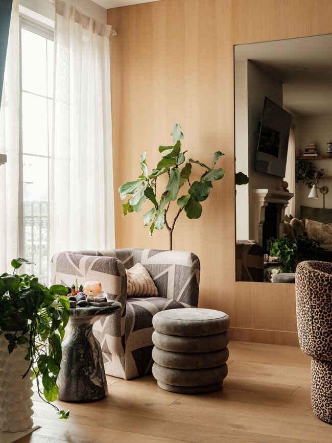 Building Photo - 10648 Woodbridge St