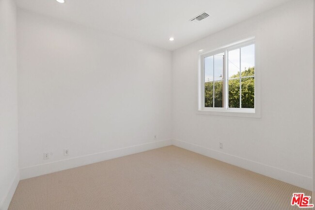 Building Photo - 12470 Lucile St