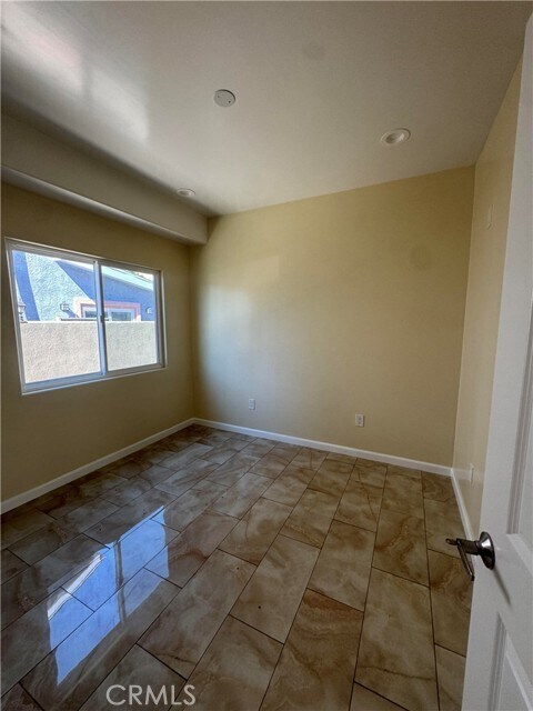 Building Photo - 3533 W 109th St