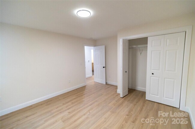 Building Photo - 3501 Eastway Dr