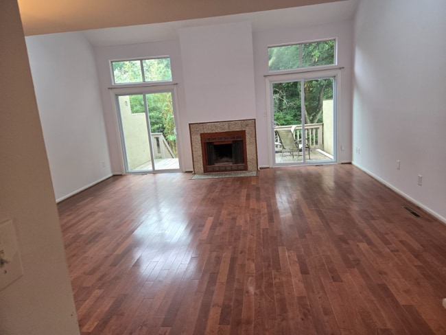 Building Photo - 2320 Kingbird Ln