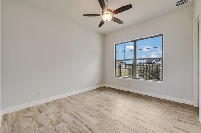 Building Photo - 227 Dally Ct