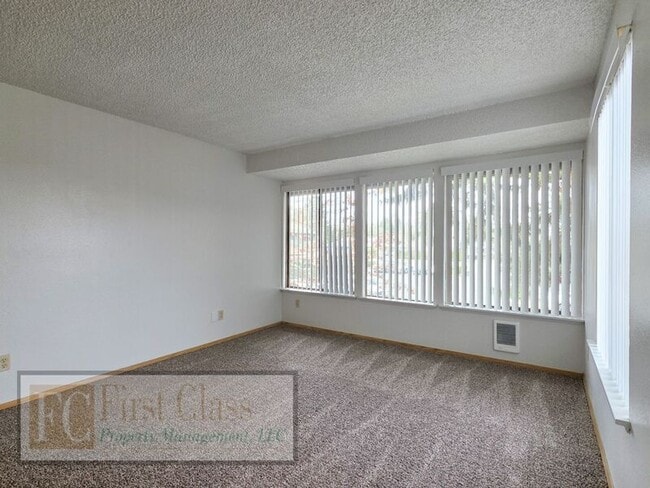 Building Photo - 4724 SW Murray Blvd