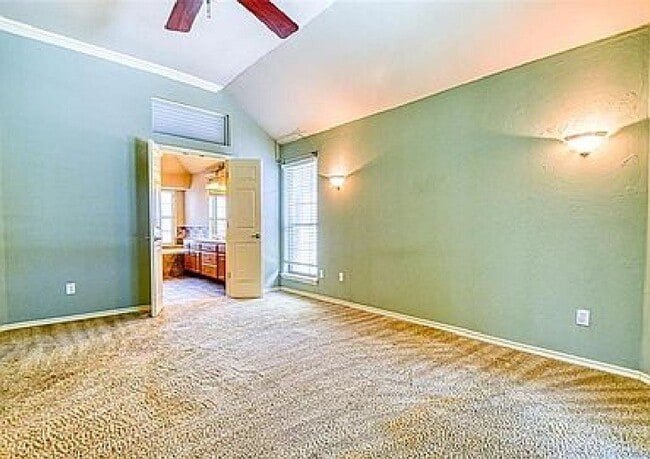 Building Photo - Gated Community! No Lawn Care!! Beautiful ...