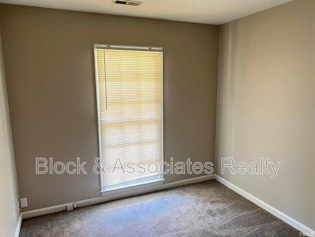 Building Photo - 2708 Heathersmith Ct