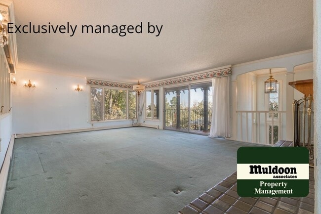 Building Photo - Beautiful 3 bedroom home with two car garage in Old Broadmoor