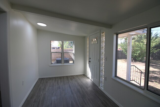 Building Photo - 59 Shirley Ln