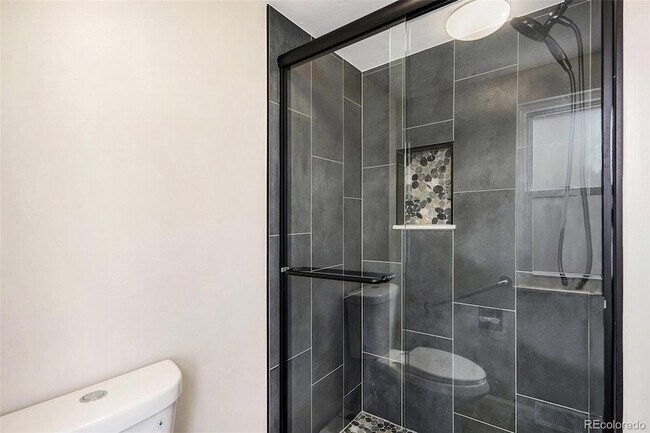 Building Photo - 8345 E Hinsdale Ave