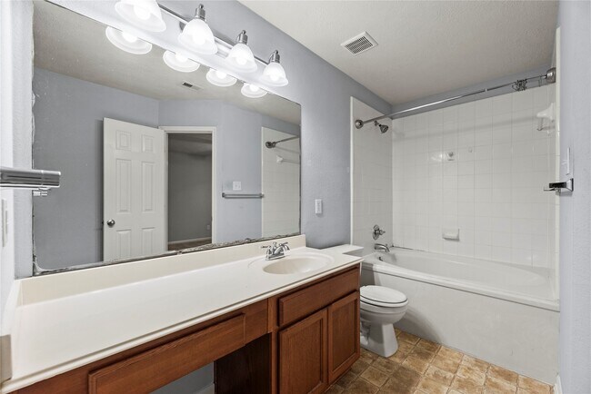 Building Photo - 526 Silky Leaf Dr