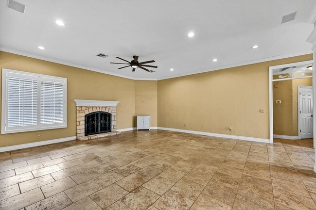 Building Photo - 404 NW 76th- Hot new listing!