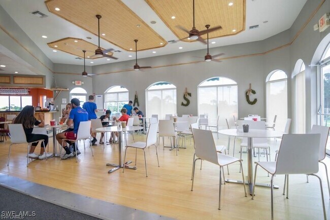 Building Photo - 1645 Spoonbill Ln