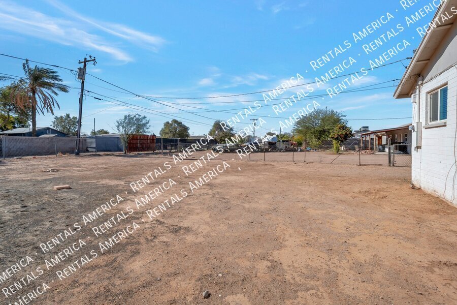 Building Photo - 311 W Bealey Ave