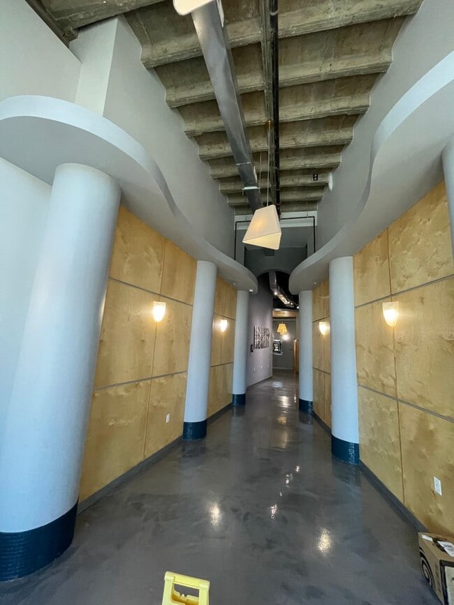 Building Photo - 415 St Pauls Blvd