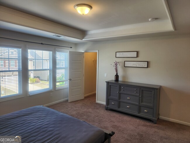 Building Photo - 47 Station Overlook Dr