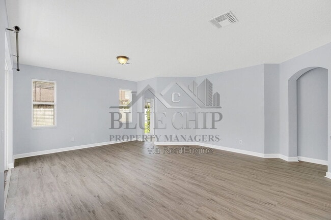 Building Photo - 10074 Iverson Dr