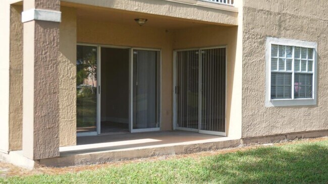 Building Photo - 14001 Fairway Island Dr