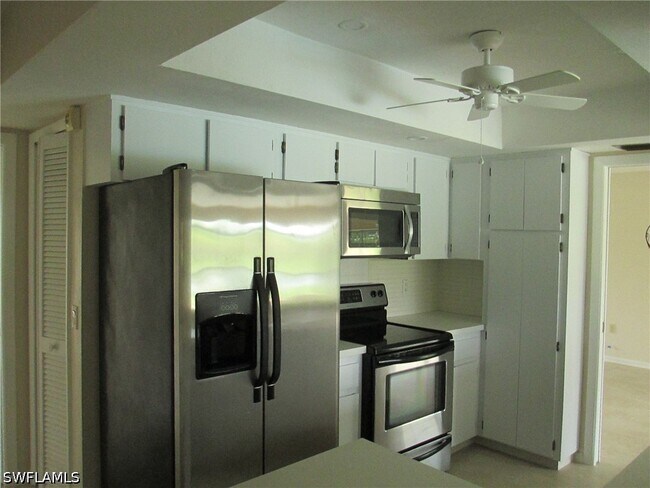 Building Photo - 841 SE 41st St