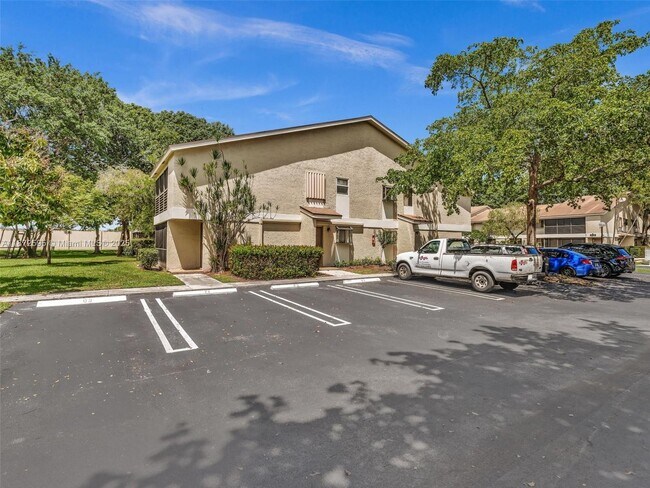 Building Photo - 612 Gardens Dr