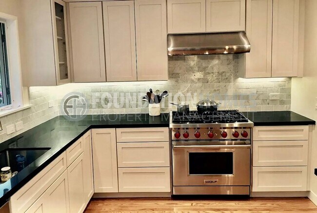 Building Photo - Modern Bret Harte Home with Gourmet Kitchen - FOUNDATION