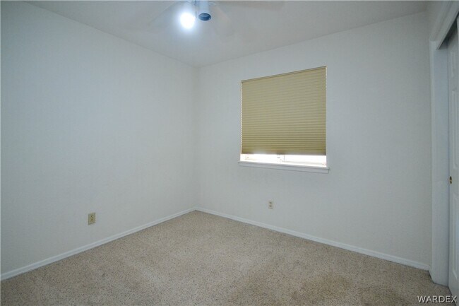 Building Photo - 2911 Country Club Dr