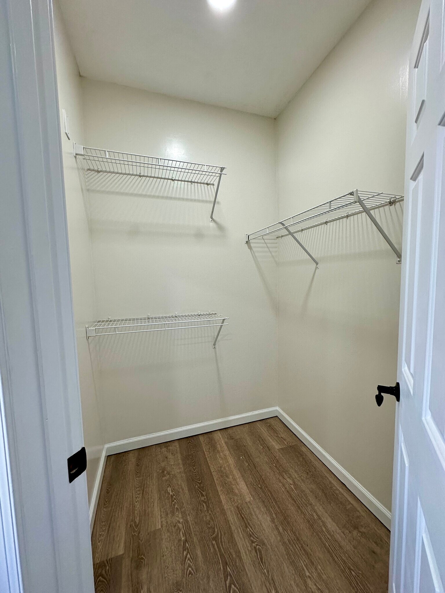 Building Photo - 1901 N Lincoln Ave