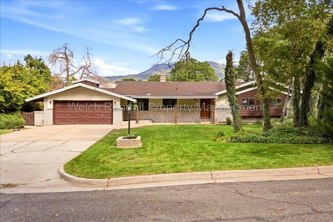 Building Photo - 5070 Doren Dr