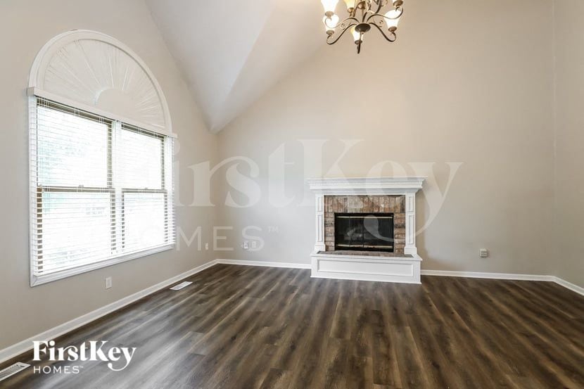 Building Photo - 8236 N Hope Ave