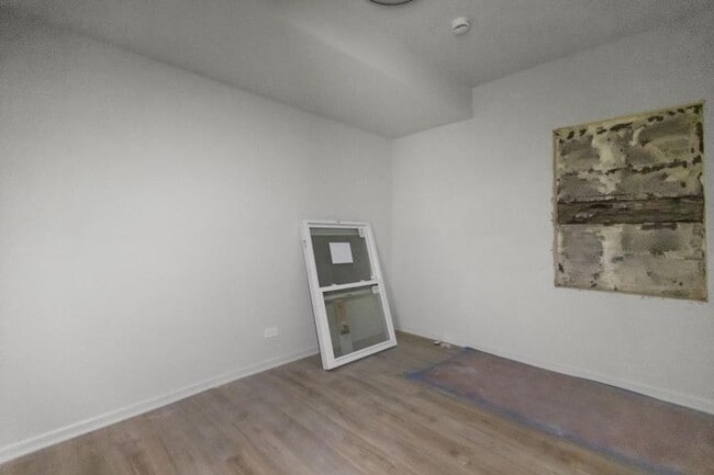 Building Photo - 3 bedroom in Chicago IL 60618