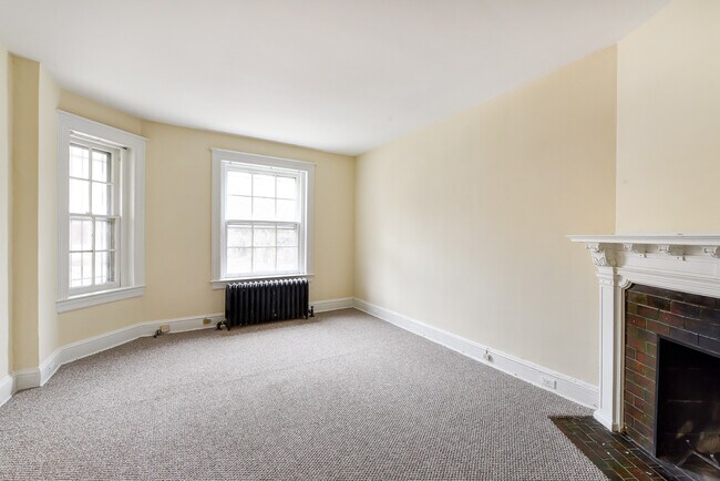 Building Photo - 1724 Lamont St NW