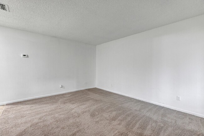 Building Photo - Charming One-Bedroom, One-Bath Retreat in Winter Haven with Modern Amenities