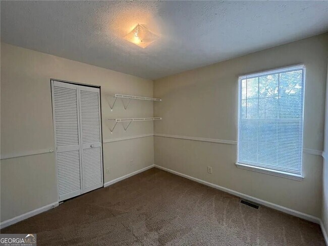 Building Photo - 1183 Red Oak Cove