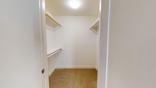 Building Photo - Beautiful 3 bedroom, 2 bath house in Woodl...