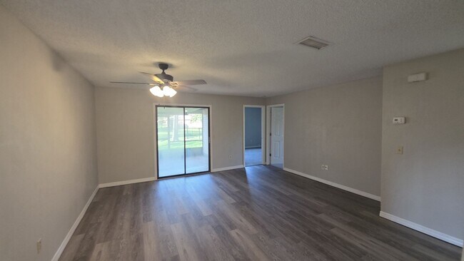 Building Photo - Palm Coast 4 Bedroom 2 Bath in the W Section