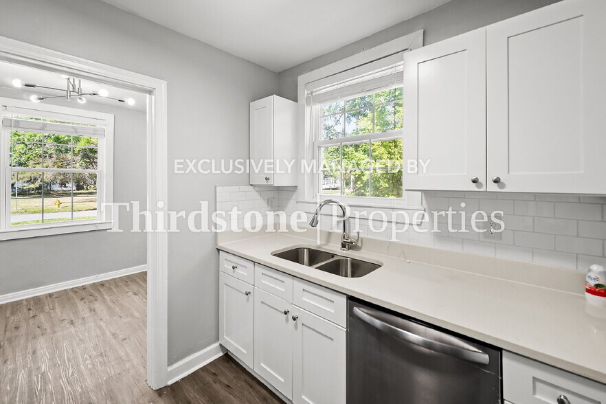 Building Photo - 5204 Astral St