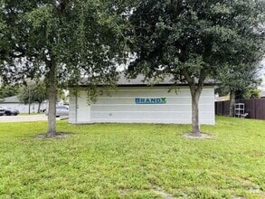 Building Photo - 1935 Palm Acres Dr