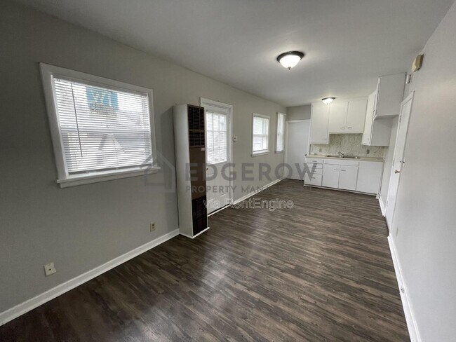 Building Photo - 114 Strong Ave