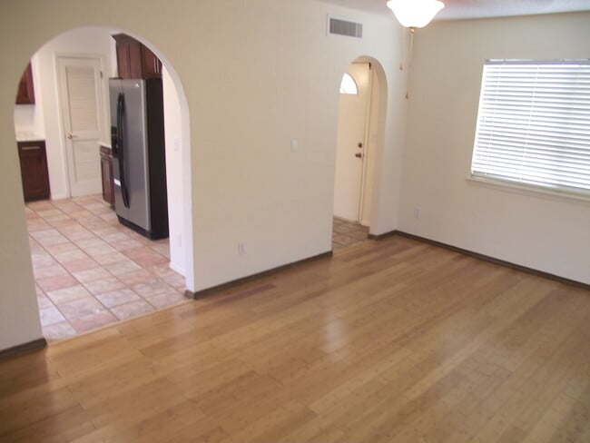 Building Photo - Northeast El Paso 3 Bed Refrig A/C w/Mount...