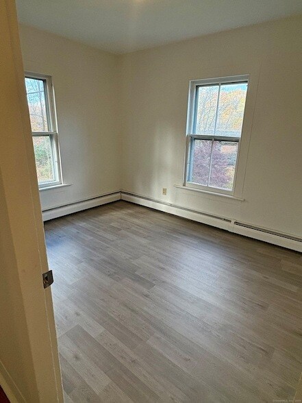 Building Photo - 227 Railroad St