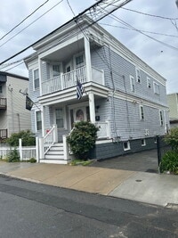 Building Photo - Available Now! Cozy and Modern 4 bed 1 bath unit on Congress Avenue