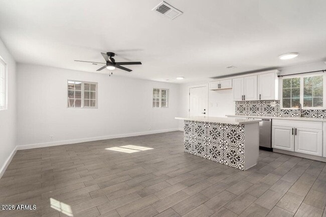 Building Photo - 240 N Monte Vista St