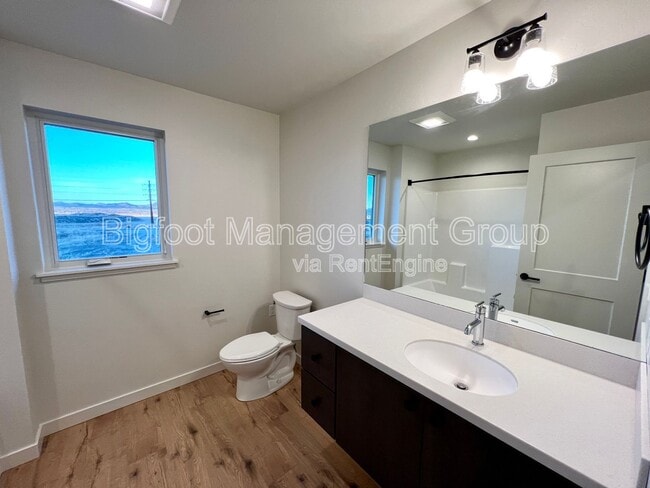 Building Photo - 2332 Shorthorn Ave