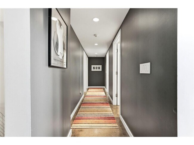 Building Photo - 20650 Bayview Ct