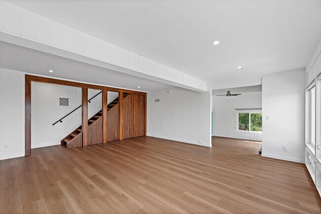 Building Photo - 7512 Rindge Ave