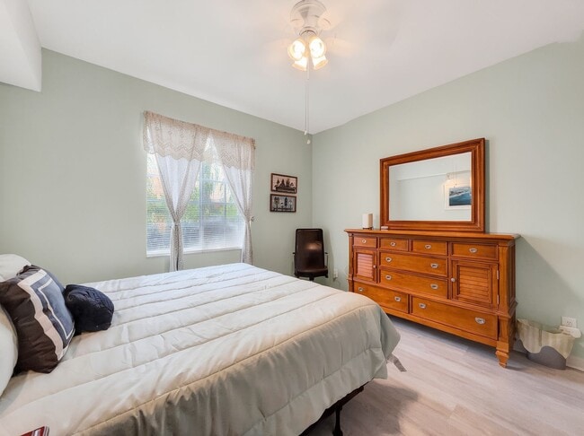 Building Photo - Beautifully furnished 2BR/2BA first-floor condo