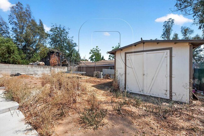 Building Photo - 23963 Lodge Dr