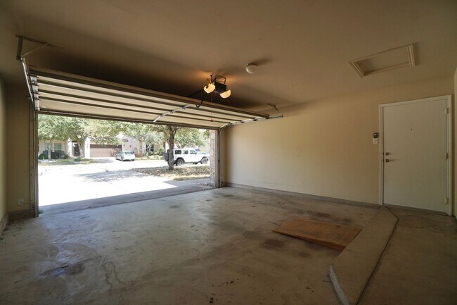 Building Photo - 1810 Laminar Creek Road