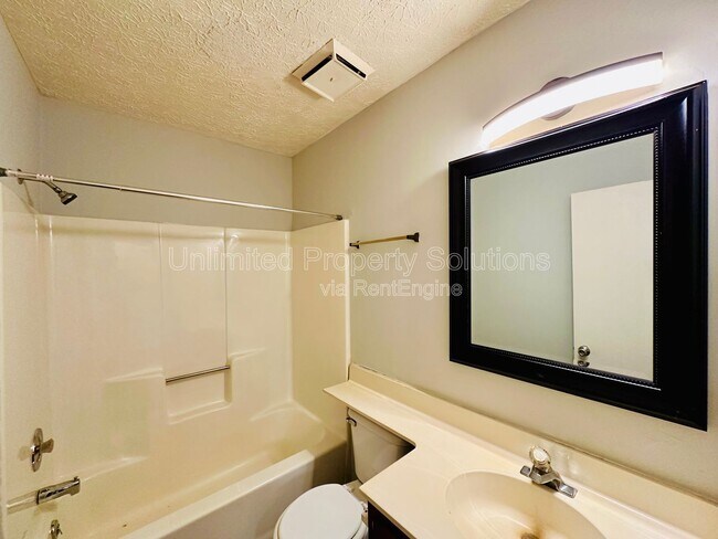 Building Photo - 203 Sunn Aire Ct